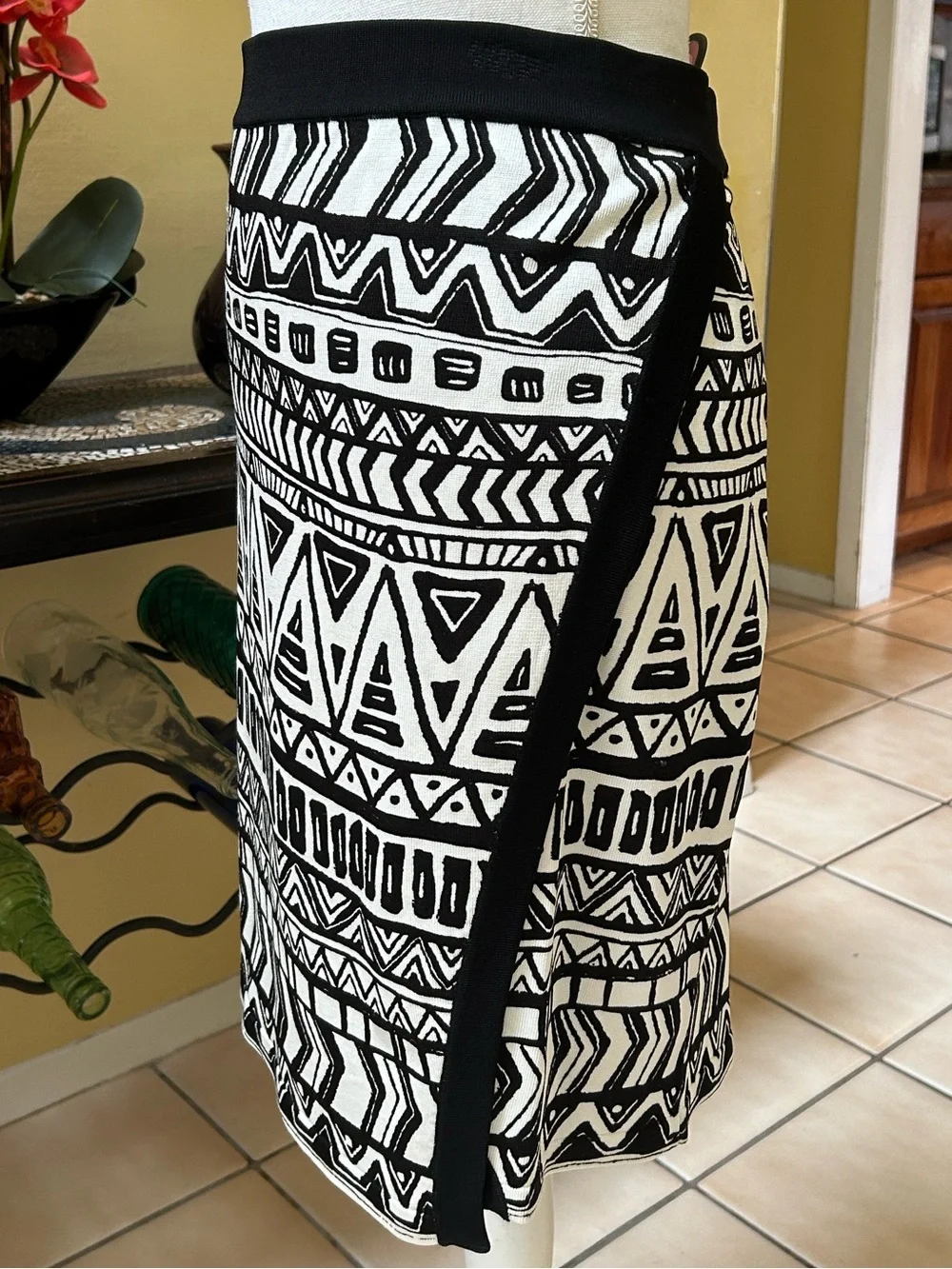 INC Black & White Geometric All Over Tribal Print Faux Wrap Knee Length Skirt XL